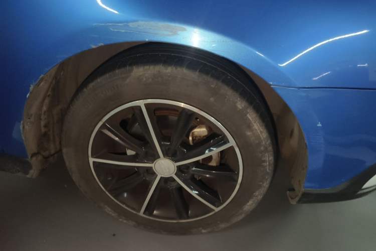 Used Geely Auto Emgrand 2015 Hatchback RS 1.3T CVT Top-Tier Version Right Front Wheel Hub