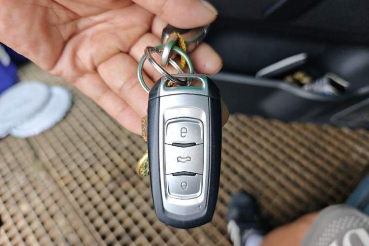 Used Geely Auto Emgrand 2015 Sedan 1.5L Manual - Top Trim Level Vehicle Key