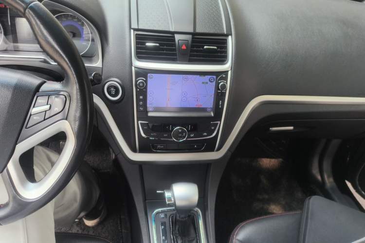 Used Geely Auto Emgrand 2015 Sedan 1.5L CVT Upward Version Audio And AC Panel
