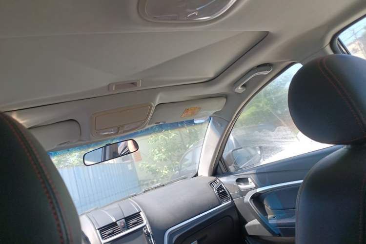 Used Geely Auto Emgrand 2015 Sedan 1.3T CVT Upward Edition Headliner