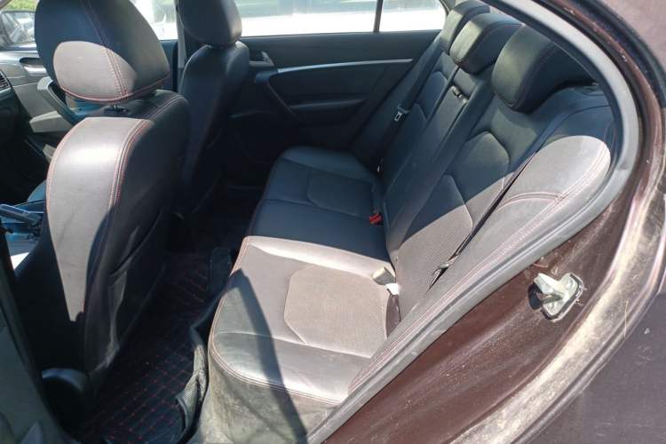 Used Geely Auto Emgrand 2015 Sedan 1.3T CVT Upward Edition Left Rear Seat