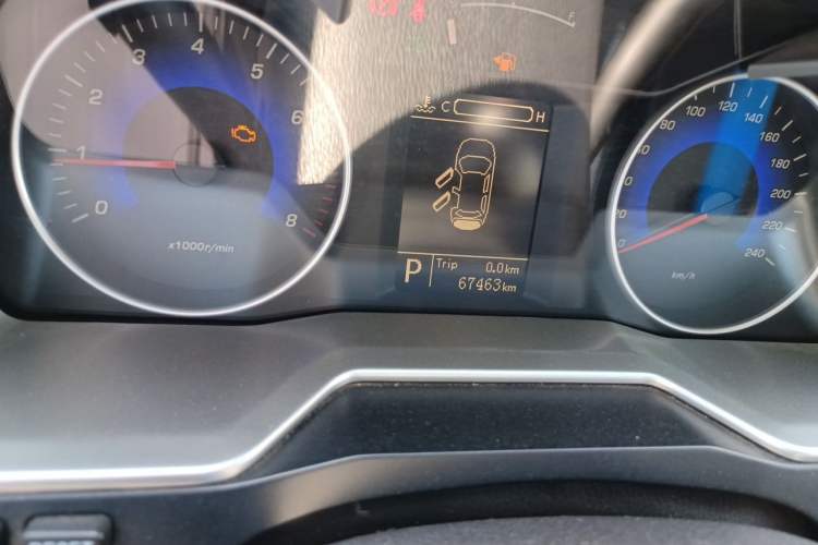 Used Geely Auto Emgrand 2015 Sedan 1.3T CVT Upward Edition Odometer Close Up