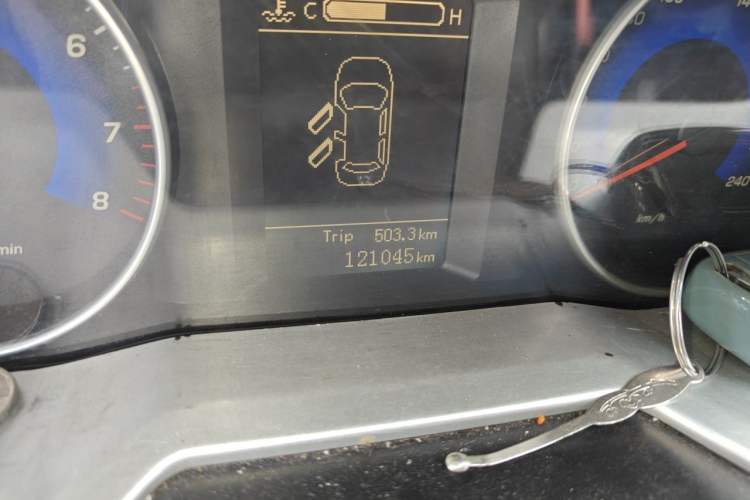 Used Geely Auto Emgrand 2015 Sedan 1.5L Manual - Top Trim Level Odometer Close Up