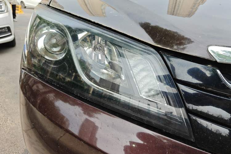 Used Geely Auto Emgrand 2015 Sedan 1.5L Manual - Top Trim Level Right Front Headlight