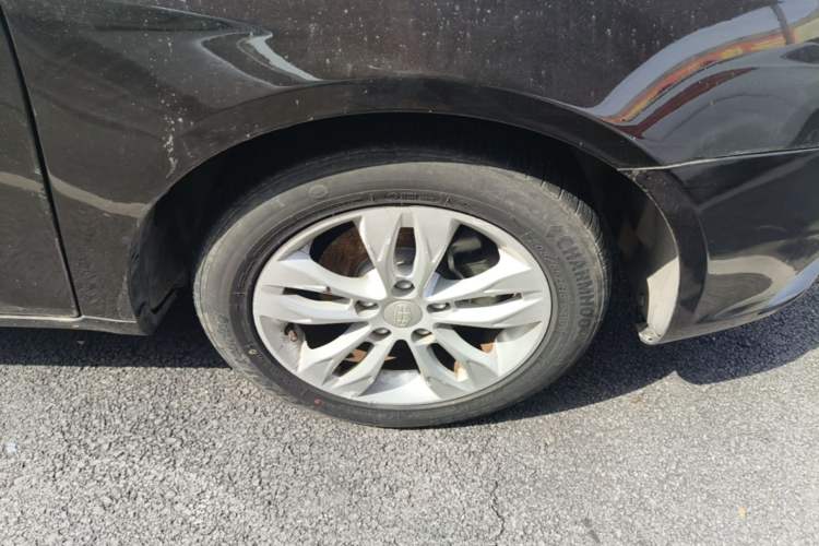 Used Geely Auto Emgrand 2015 Sedan 1.5L Manual - Top Trim Level Right Front Wheel Hub