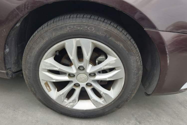 Used Geely Auto Emgrand 2015 Sedan 1.5L Manual - Top Trim Level Right Front Wheel Hub