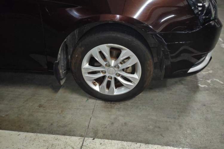 Used Geely Auto Emgrand 2015 Sedan 1.3T CVT Upward Edition Right Front Wheel Hub