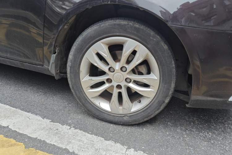 Used Geely Auto Emgrand 2015 Sedan 1.5L Manual - Top Trim Level Right Front Wheel Hub