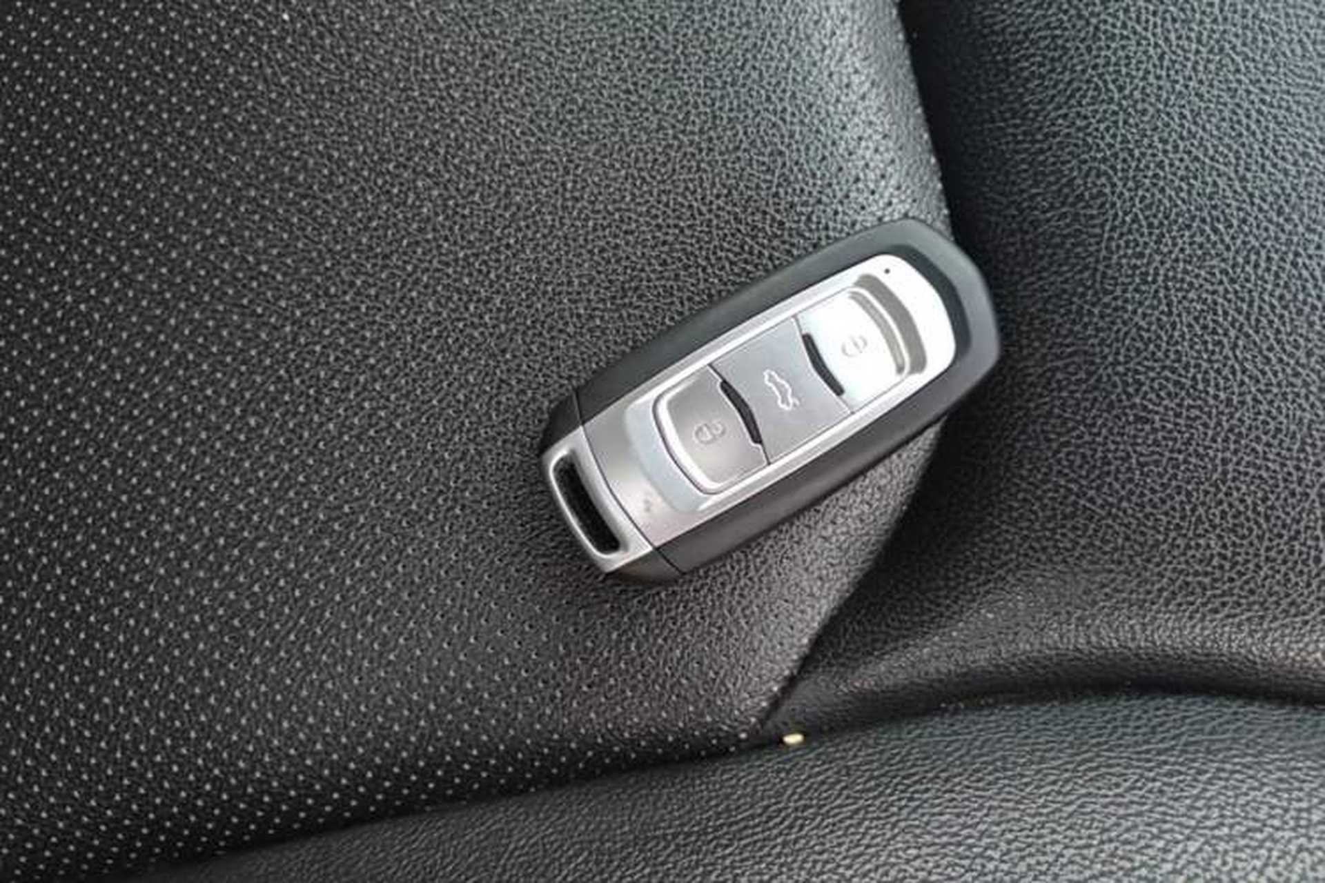 Used Geely Auto Emgrand 2015 Sedan 1.3T CVT Upward Edition Vehicle Key