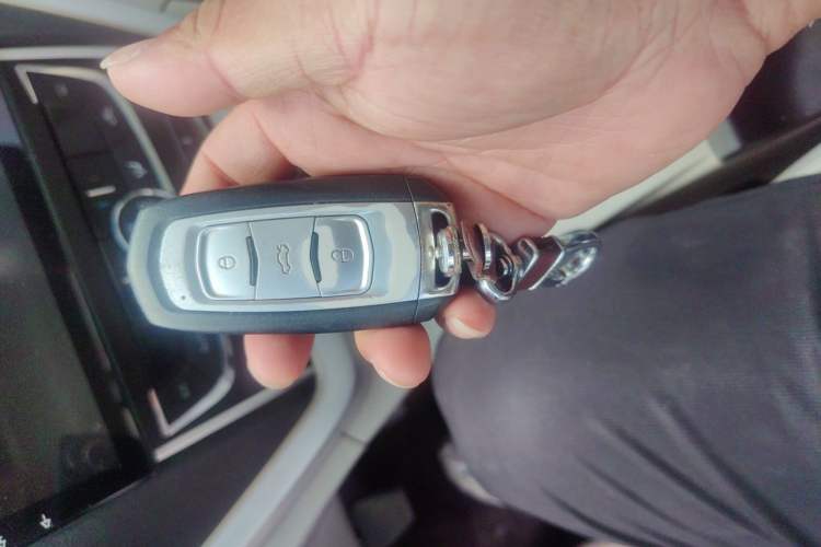 Used Geely Auto Emgrand 2015 Sedan 1.5L Manual - Top Trim Level Vehicle Key
