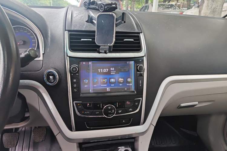Used Geely Auto Emgrand 2015 Sedan 1.5L Manual - Top Trim Level Audio And AC Panel