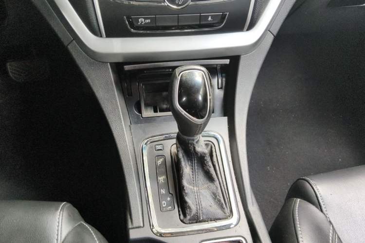 Used Geely Auto Emgrand 2015 Sedan 1.5L CVT Upward Version Gear Lever