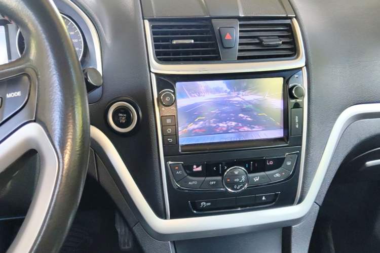 Used Geely Auto Emgrand 2015 Sedan 1.5L Manual - Top Trim Level Audio And AC Panel