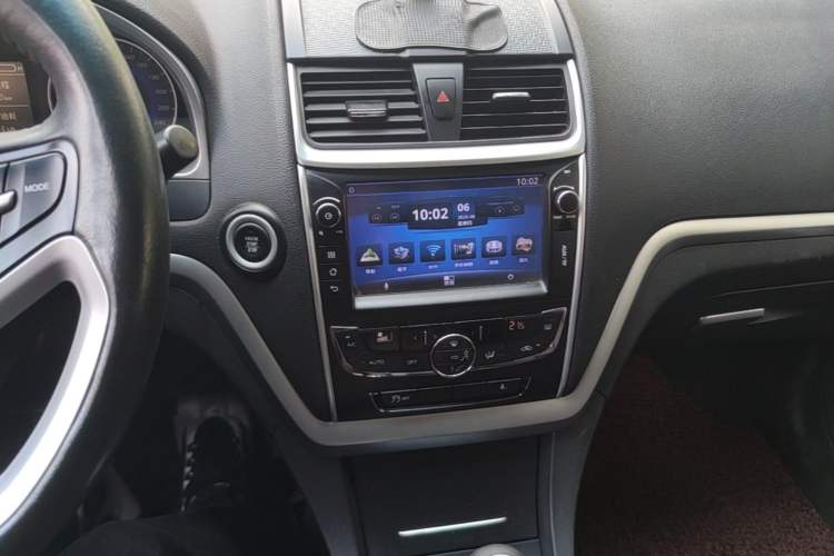 Used Geely Auto Emgrand 2015 Sedan 1.5L Manual - Top Trim Level Audio And AC Panel