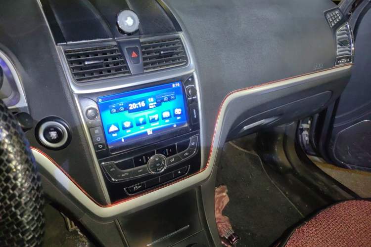Used Geely Auto Emgrand 2015 Sedan 1.5L Manual - Top Trim Level Audio And AC Panel