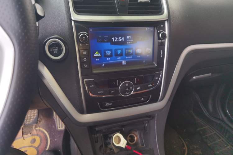 Used Geely Auto Emgrand 2015 Hatchback RS 1.5L Manual - Top Trim Level Audio And AC Panel