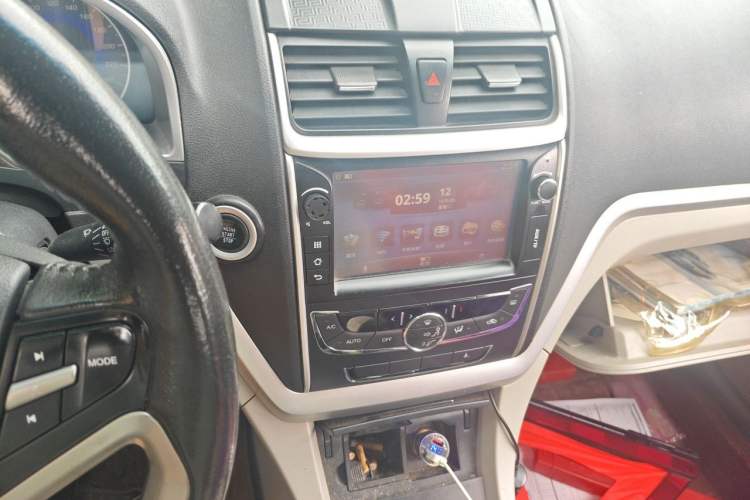 Used Geely Auto Emgrand 2015 Sedan 1.5L Manual - Top Trim Level Audio And AC Panel