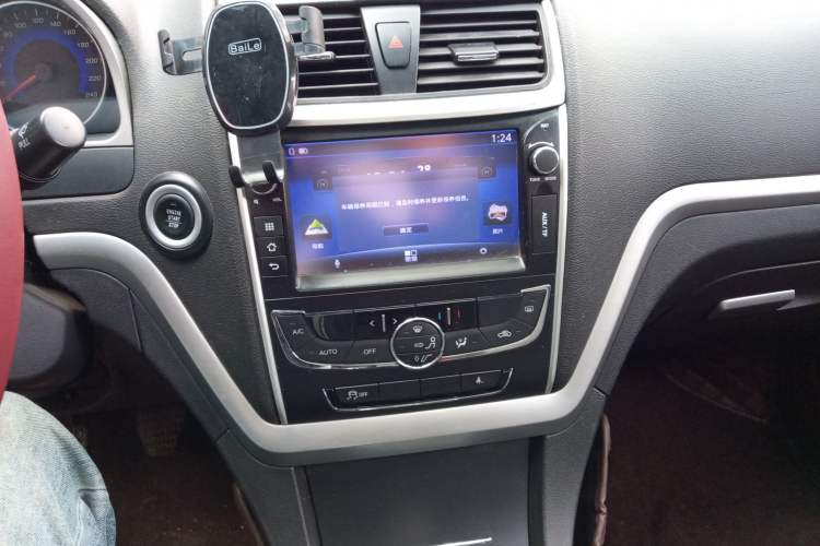 Used Geely Auto Emgrand 2015 Sedan 1.3T Manual Upward Edition Audio And AC Panel