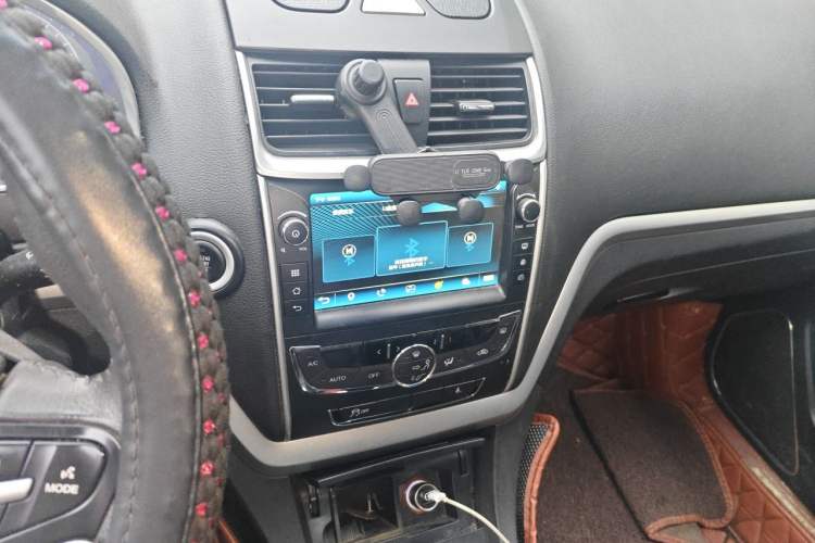 Used Geely Auto Emgrand 2015 Sedan 1.5L Manual - Top Trim Level Audio And AC Panel