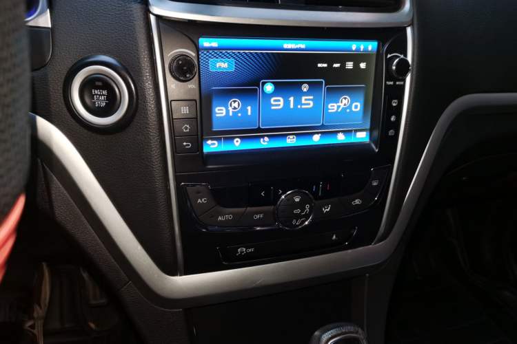 Used Geely Auto Emgrand 2015 Sedan 1.5L CVT Upward Version Audio And AC Panel