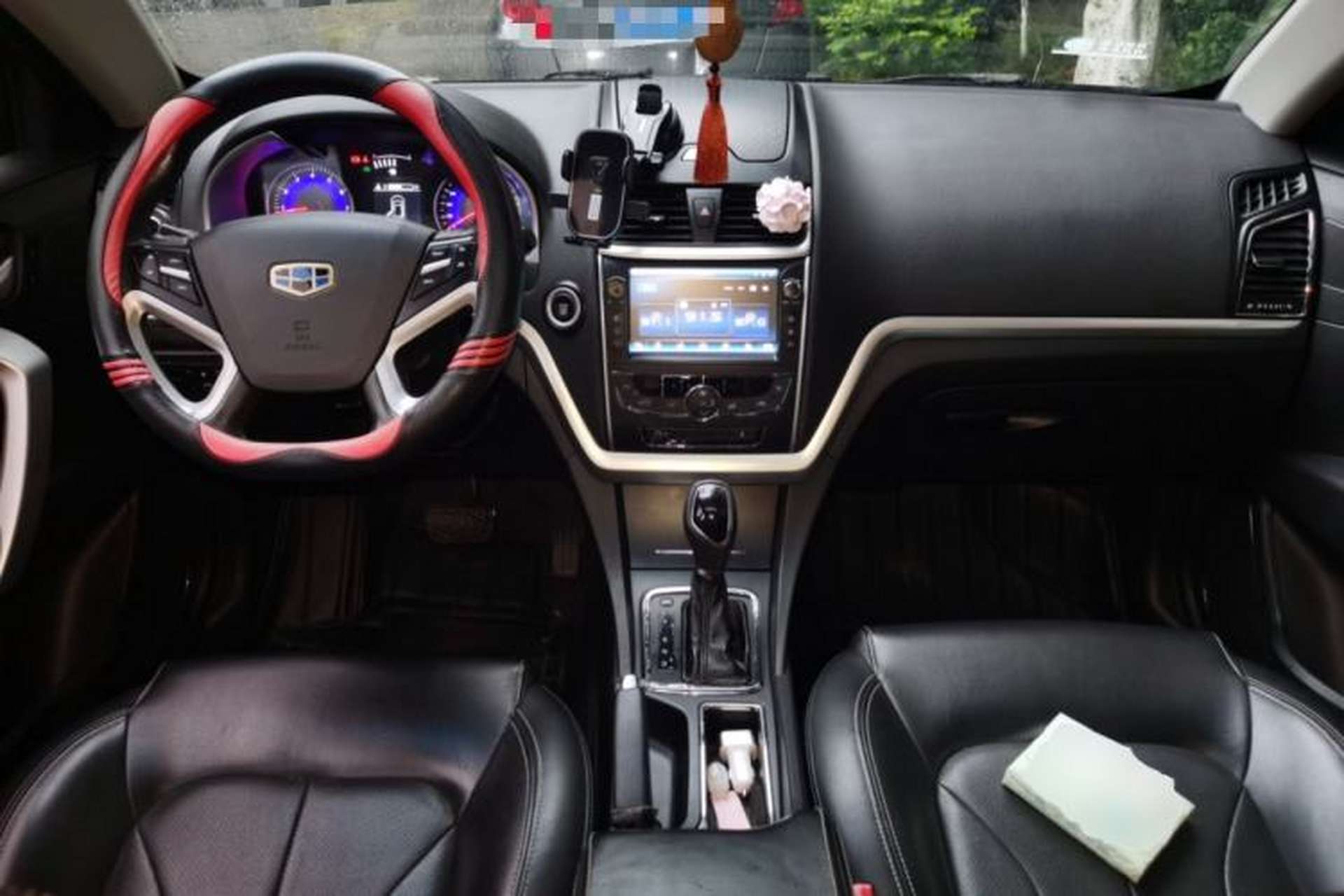 Used Geely Auto Emgrand 2015 Sedan 1.5L CVT Upward Version Center Console