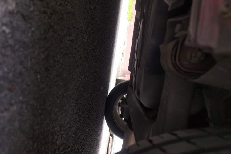 Used Geely Auto Emgrand 2015 Sedan 1.3T CVT Upward Edition Chassis Rear Left