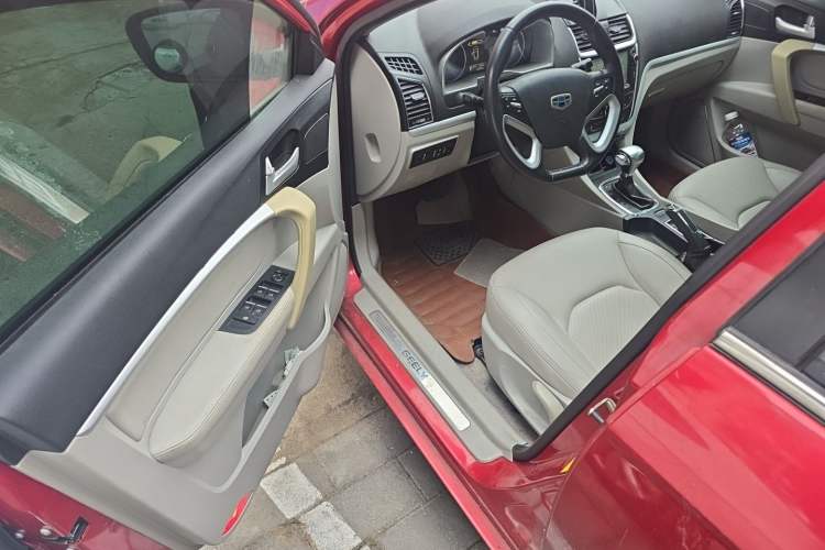Used Geely Auto Emgrand 2015 Sedan 1.5L CVT Upward Version Driver Seat