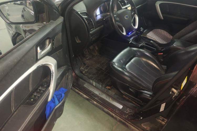 Used Geely Auto Emgrand 2015 Sedan 1.5L Manual - Top Trim Level Driver Seat