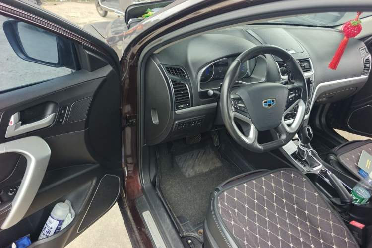 Used Geely Auto Emgrand 2015 Sedan 1.5L CVT Upward Version Driver Seat