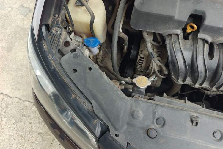 Used Geely Auto Emgrand 2015 Sedan 1.5L CVT Upward Version Engine Bay Right