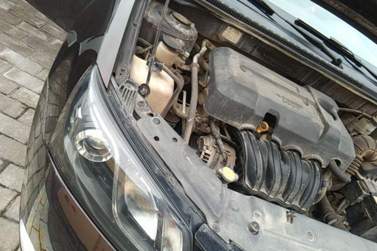 Used Geely Auto Emgrand 2015 Sedan 1.5L CVT Upward Version Engine Bay Right