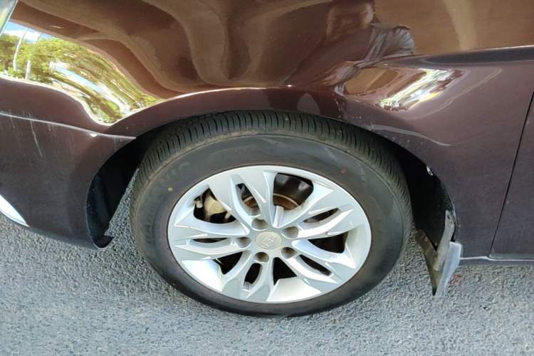 Used Geely Auto Emgrand 2015 Sedan 1.5L Manual - Top Trim Level Exterior 4