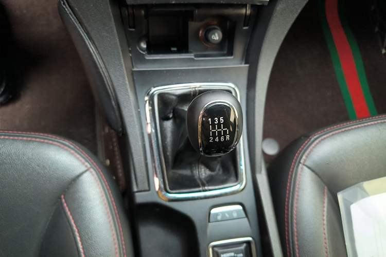 Used Geely Auto Emgrand 2015 Sedan 1.3T Manual Upward Edition Gear Lever