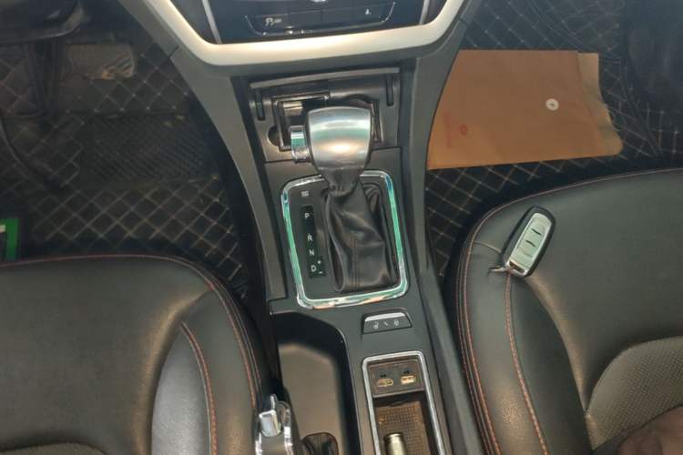 Used Geely Auto Emgrand 2015 Sedan 1.5L CVT Upward Version Gear Lever