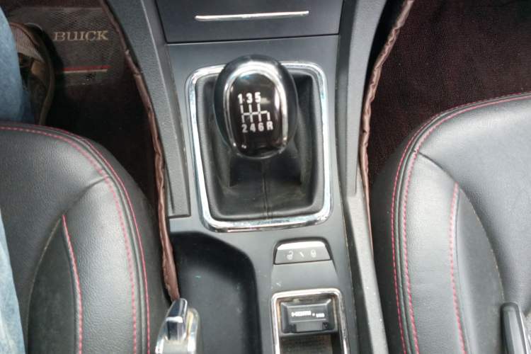 Used Geely Auto Emgrand 2015 Sedan 1.3T Manual Upward Edition Gear Lever