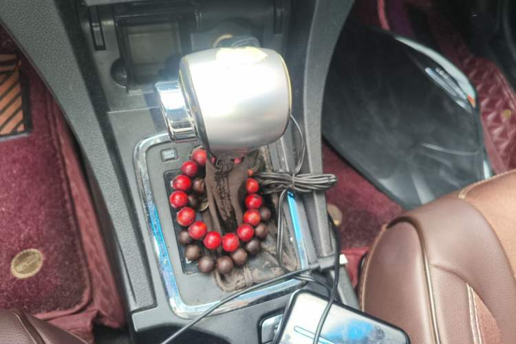 Used Geely Auto Emgrand 2015 Sedan 1.5L CVT Upward Version Gear Lever