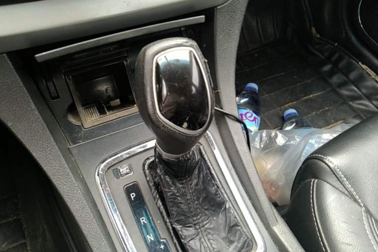 Used Geely Auto Emgrand 2015 Sedan 1.5L CVT Upward Version Gear Lever