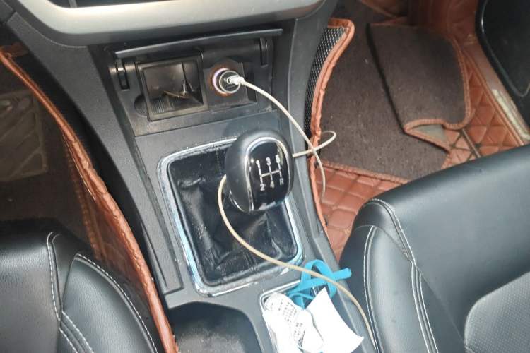 Used Geely Auto Emgrand 2015 Sedan 1.5L Manual - Top Trim Level Gear Lever
