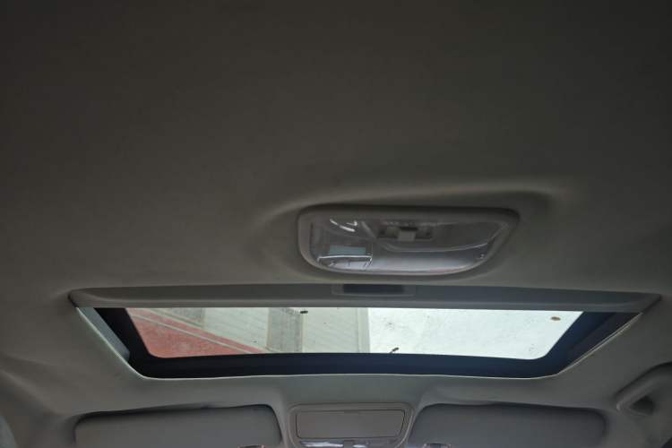 Used Geely Auto Emgrand 2015 Sedan 1.5L CVT Upward Version Headliner
