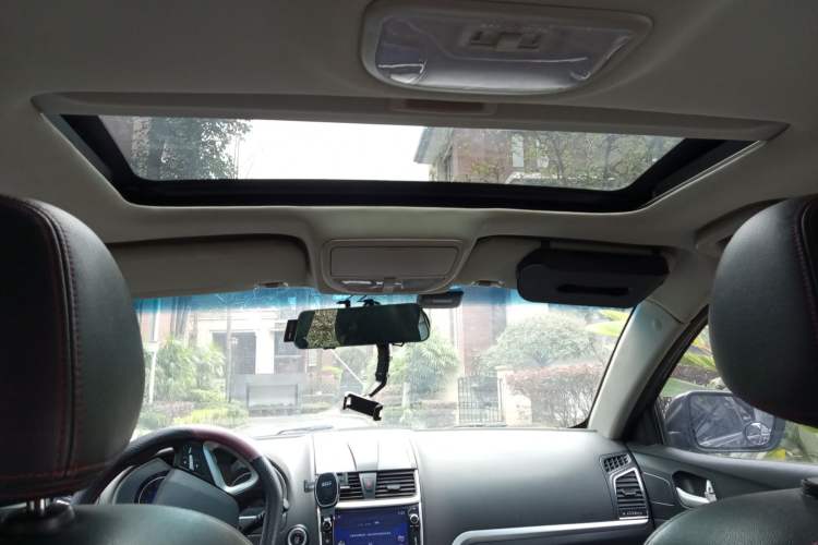 Used Geely Auto Emgrand 2015 Sedan 1.3T Manual Upward Edition Headliner