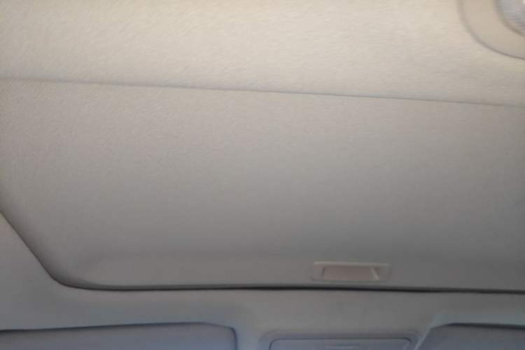 Used Geely Auto Emgrand 2015 Sedan 1.5L Manual - Top Trim Level Headliner