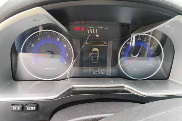 Used Geely Auto Emgrand 2015 Sedan 1.3T CVT Upward Edition Instrument Cluster