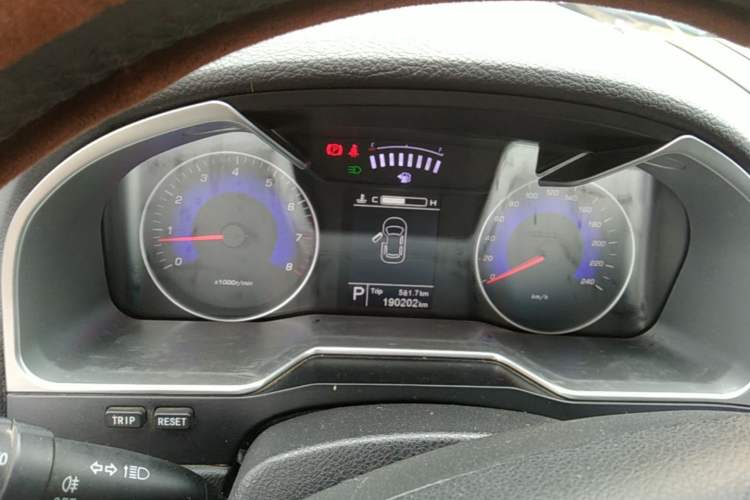 Used Geely Auto Emgrand 2015 Sedan 1.5L CVT Upward Version Instrument Cluster