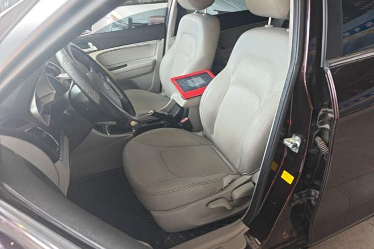 Used Geely Auto Emgrand 2015 Sedan 1.5L Manual - Top Trim Level Left Front Seat