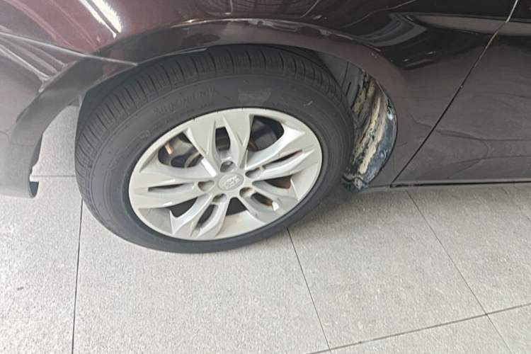 Used Geely Auto Emgrand 2015 Sedan 1.5L Manual - Top Trim Level Left Front Wheel Hub