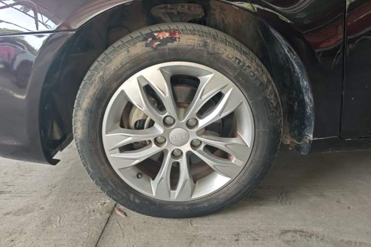 Used Geely Auto Emgrand 2015 Sedan 1.5L CVT Upward Version Left Front Wheel Hub