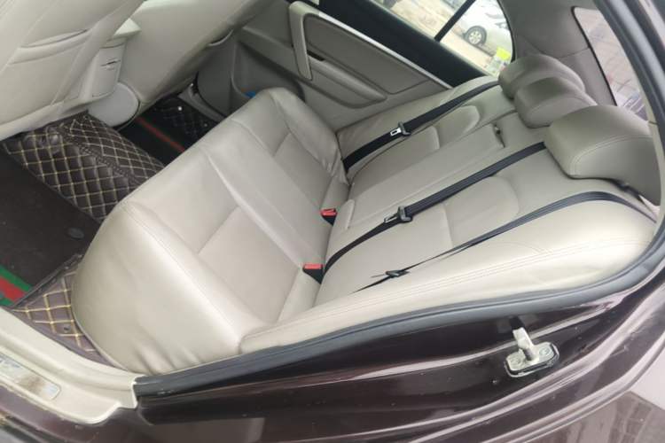 Used Geely Auto Emgrand 2015 Sedan 1.3T CVT Upward Edition Left Rear Seat
