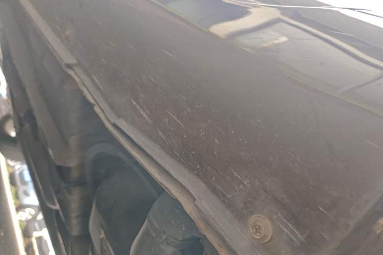 Used Geely Auto Emgrand 2015 Sedan 1.5L CVT Upward Version Left Side Sill