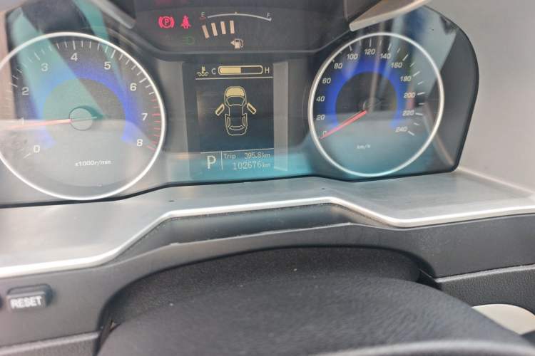 Used Geely Auto Emgrand 2015 Sedan 1.5L CVT Upward Version Odometer Close Up