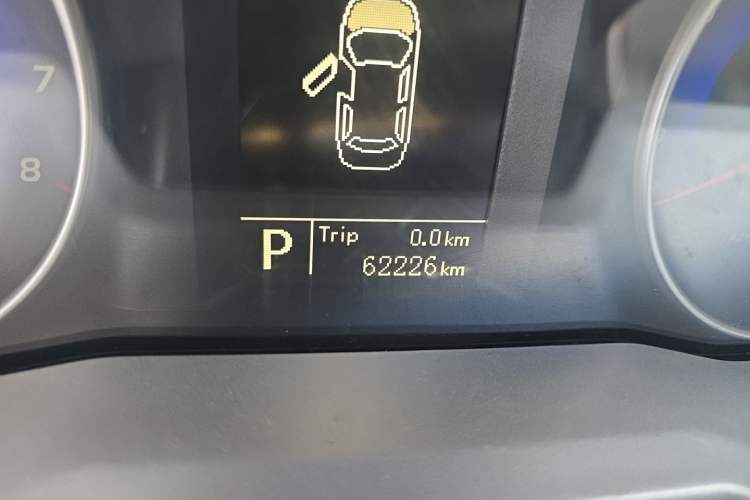 Used Geely Auto Emgrand 2015 Sedan 1.5L CVT Upward Version Odometer Close Up